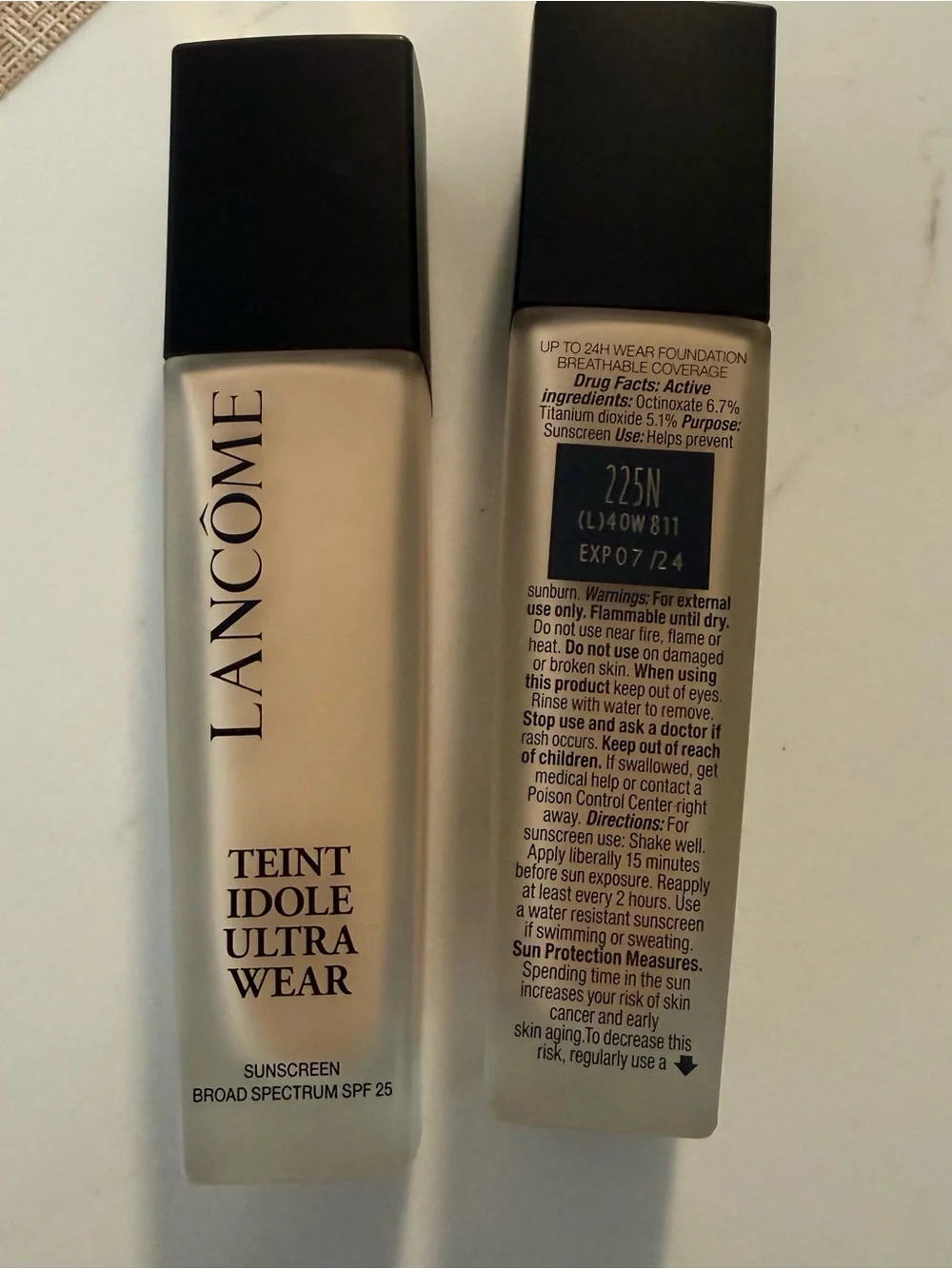 2 Lancôme Teint Idole Ultra Wear Foundation - 225N - Beige